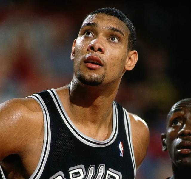 内人士对世 内人士对世