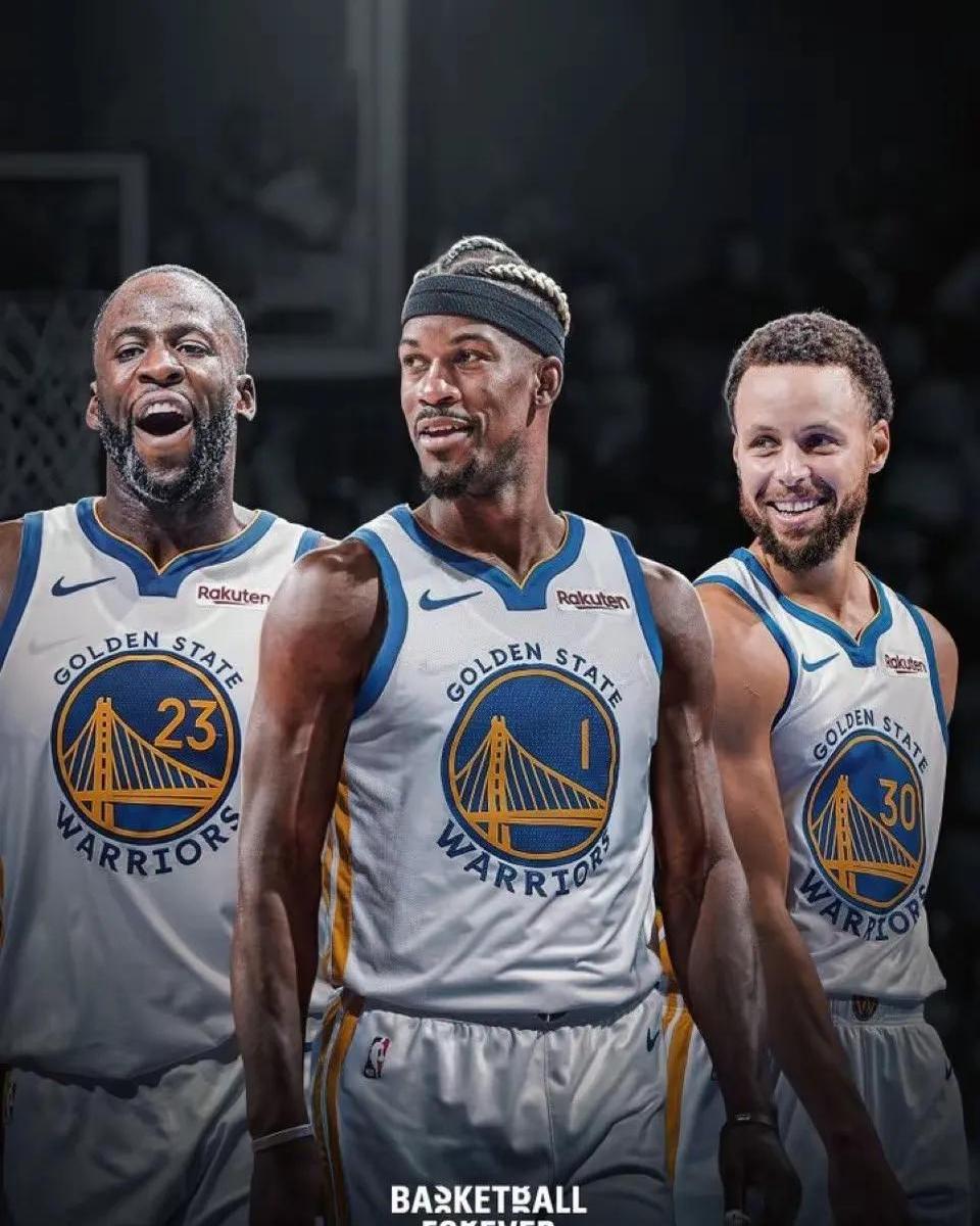 队结束晚训 队结束晚训